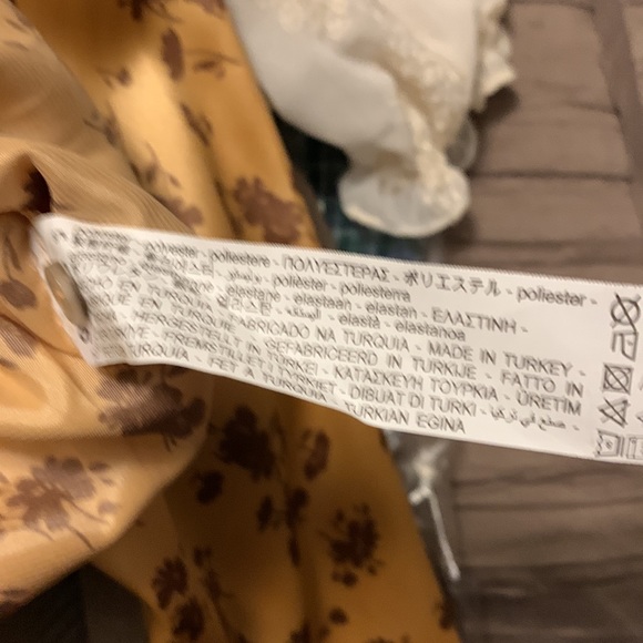 Zara cropped satin long sleeved top, Size M - Picture 10 of 10